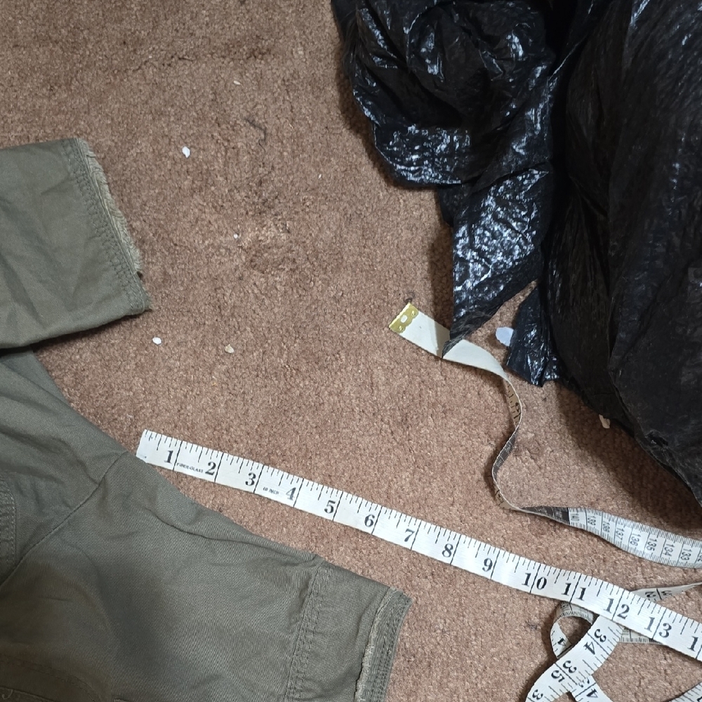 Miss Lili Green Utility Jacket with Cropped Length and Collared Neckline - Picture 8 of 10